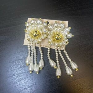 Elegant Pearl and Gold Floral Earrings
